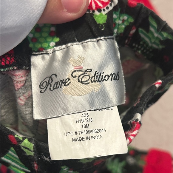 Rare Editions Red and Green Holiday Set - Picture 5 of 5